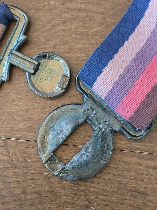 Vintage Brass Buckle Stripe Web Belt in Pink, Purple, Blue - Picture 5 of 10